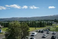 Gistihúsið - Lake Hotel Egilsstadir - parking