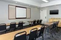 TownePlace Suites Erie - parking