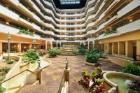 Embassy Suites by Hilton Greensboro Airport - Barer