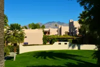 Lodge on the Desert - parking
