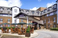 Premier Inn London Gatwick Airport (A23 Airport Way) Hotel - parking