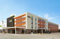 Home2 Suites by Hilton Champaign / Urbana - Pet-friendly
