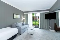 Sandman Signature Vancouver Airport Hotel & Resort - balcony