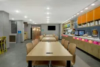 Home2 Suites by Hilton Grand Rapids Airport - 3-Star