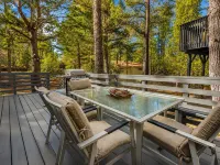 Dark Pine Retreat - parking