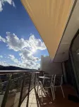 Top Floor Braddon Sunset Views to Black Mountain - Hot Tub