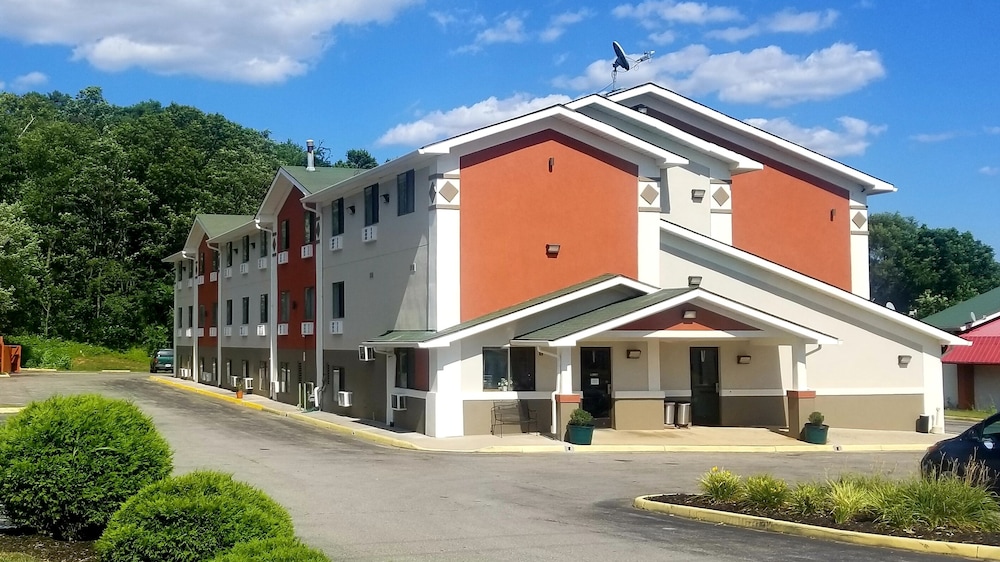 Super 8 by Wyndham Salem VA