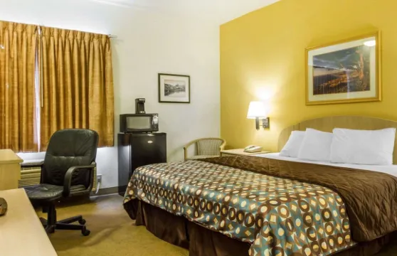 沃森維爾戴斯汽車旅館