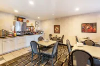 Econo Lodge - Desayuno
