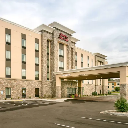 Hampton Inn and Suites Hudson