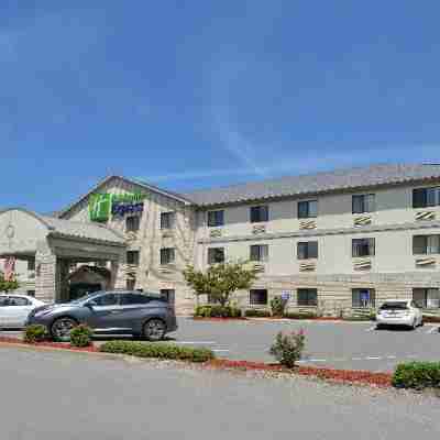 Holiday Inn Express Morgantown Hotel Exterior