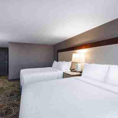 Wyndham Lancaster Resort and Convention Center Rooms