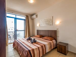 GetawaysMalta - Seashells 1-Bedroom Apartment in a Great Location in Bugibba