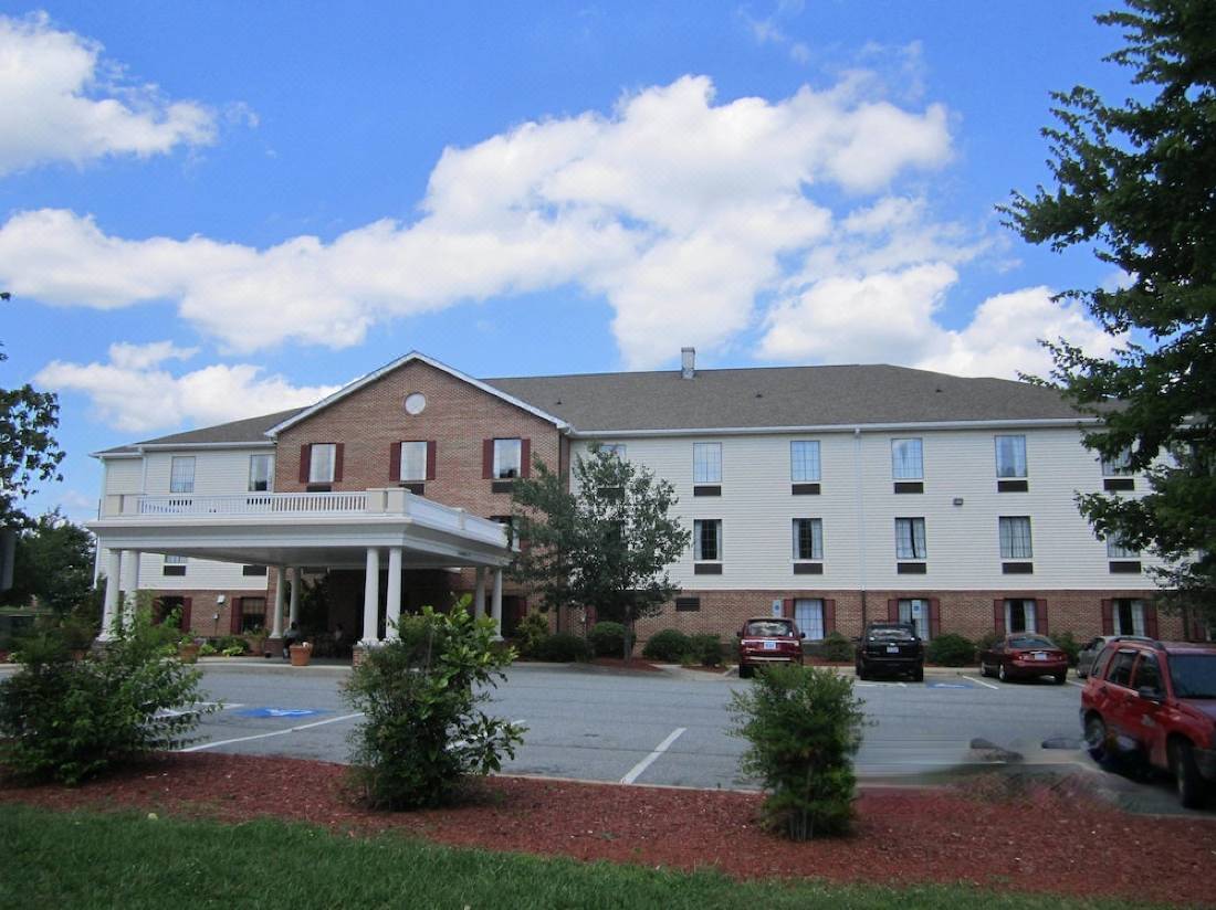 hotels in lexington nc with indoor pool