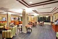 Holiday Inn Express & Suites Macon - I-475