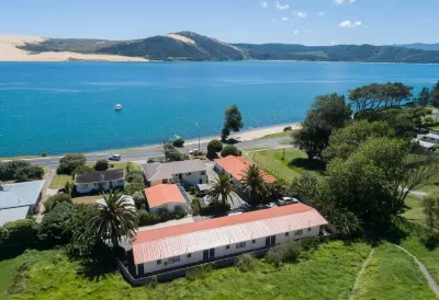 Opononi Lighthouse Motel Hotel di Omapere