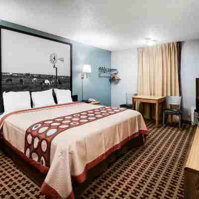 Super 8 by Wyndham Elk City Rooms