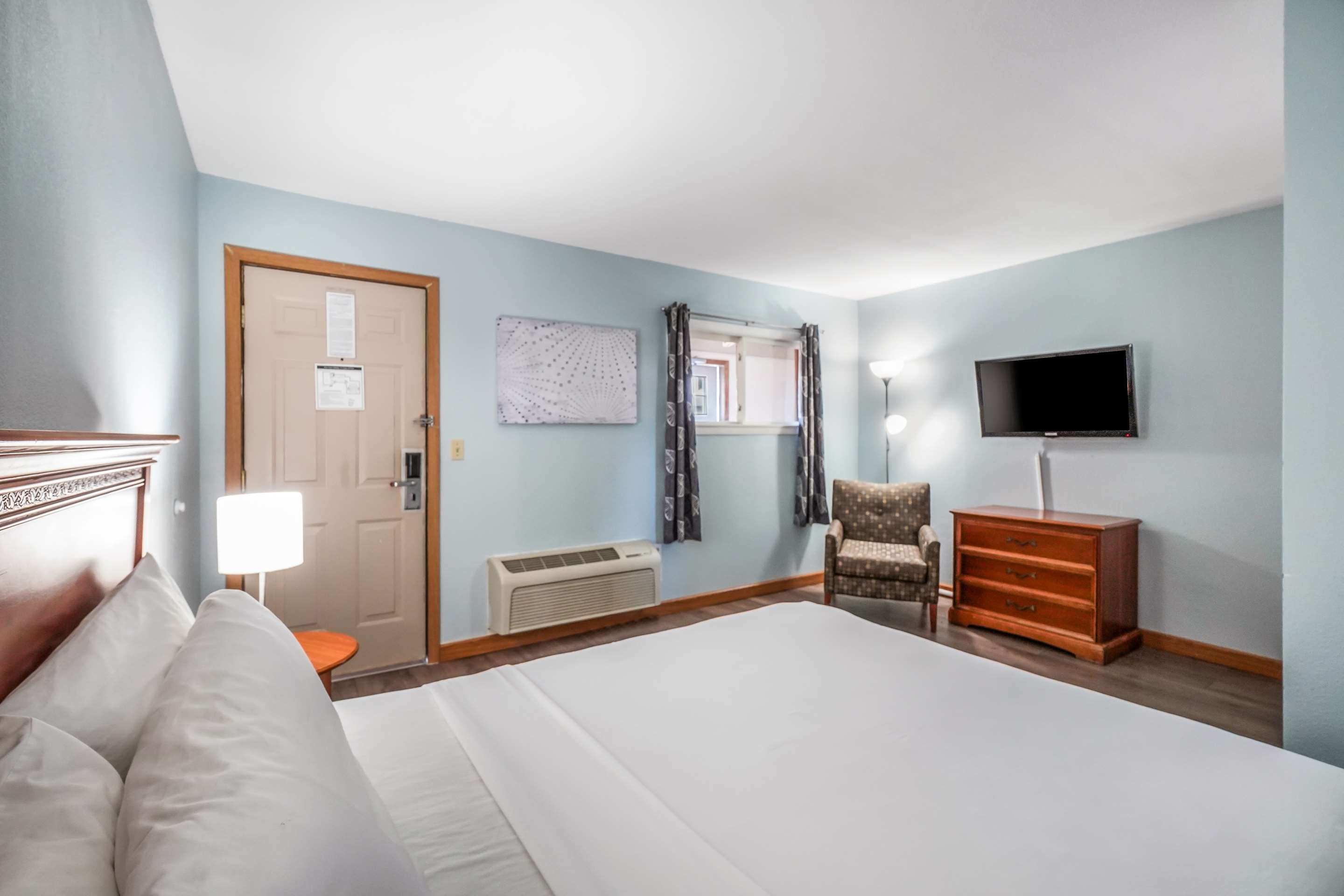 Americas Best Value Inn Marquette