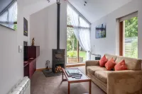 Contemporary One Bedroom Apartment Close to All Amenities in Conservation Area