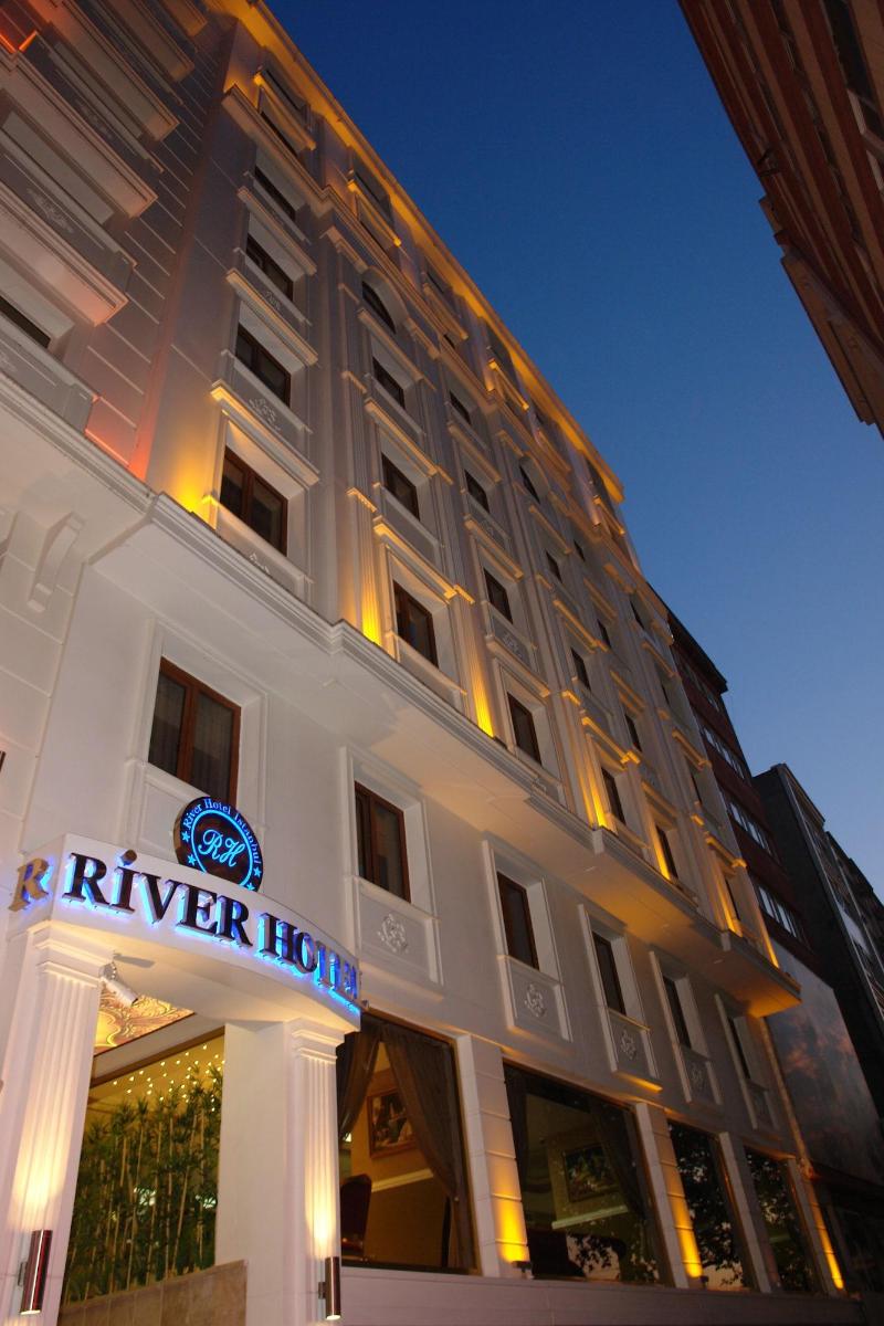 River Hotel