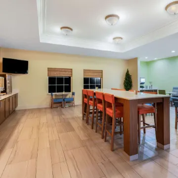 La Quinta Inn & Suites by Wyndham Broussard - Lafayette Area Отели в г. Брассард
