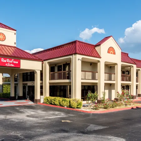 Red Roof Inn & Suites Clinton, TN