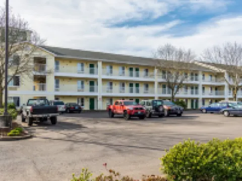 HomeTowne Studios Eugene - Springfield Hotels in Springfield