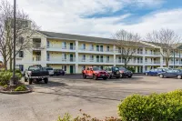 尤金-斯普林菲爾德霍姆湯開放式公寓 酒店