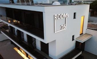 Boutique Rooms 76