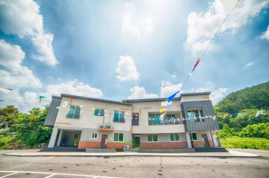 숙소 비교 분석 이미지