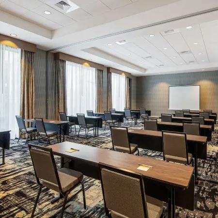 Hampton Inn & Suites by Hilton Raleigh Midtown