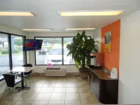 Motel 6 Columbus, MS