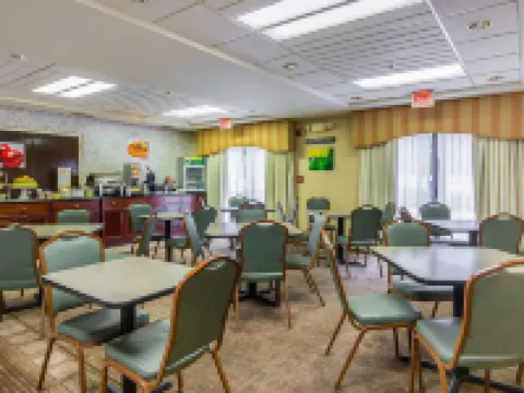 卡尼斯維爾-馬丁斯堡品質套房酒店 伯克利縣酒店