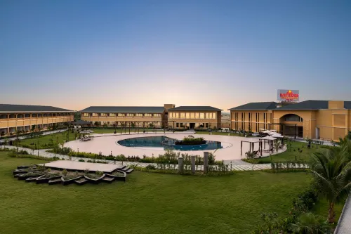 Hawthorn Suites by Wyndham Dwarka Hotels in Девбуми Дварка