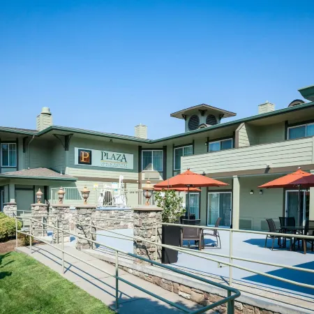 Plaza Inn & Suites at Ashland Creek