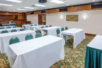 Days Inn & Conf Center by Wyndham Southern Pines Pinehurst Hoteles en Aberdeen