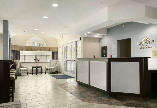 마이크로텔 인 & 스위트 외관