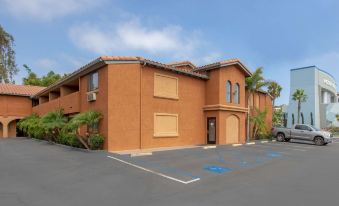 Quality Inn & Suites Oceanside Near Camp Pendleton