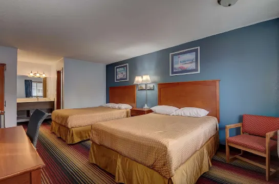 Travelodge by Wyndham Spirit Lake/Okoboji Hotels in Dickinson County