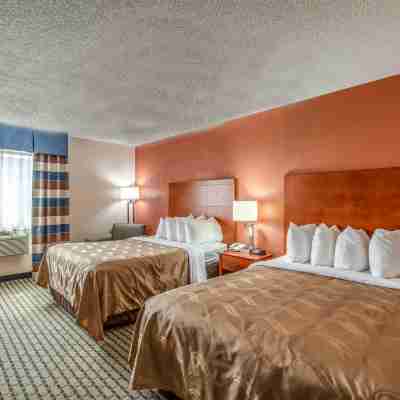 Country Inn & Suites by Radisson, Muskegon, MI Rooms