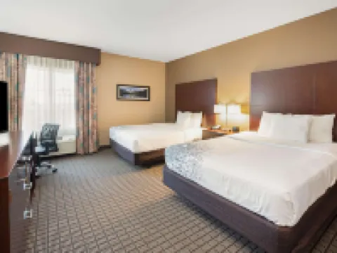 La Quinta Inn & Suites by Wyndham Bellingham Hotels in Bellingham