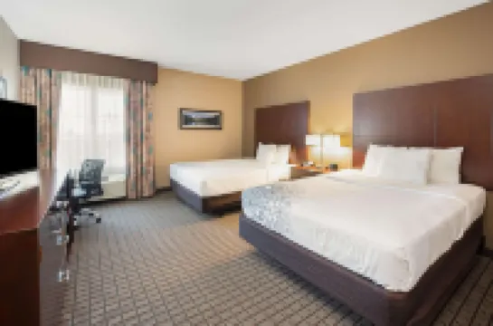La Quinta Inn & Suites by Wyndham Bellingham Hotels in Bellingham