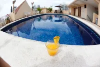 ホテル コーラル スイーツ - プール