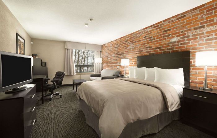 Super 8 by Wyndham Timmins on