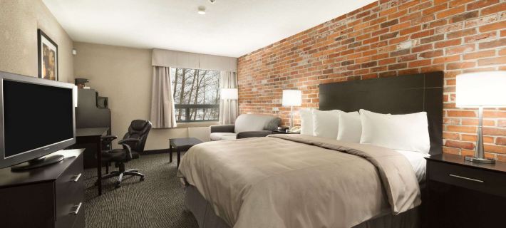 Super 8 by Wyndham Timmins on Hotels in Cochrane District