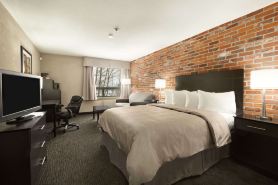 Super 8 by Wyndham Timmins on