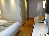 Kyriad Toulouse Sud - Roques Hotels in Cugnaux