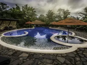 Hideaway Rio Celeste Hotel