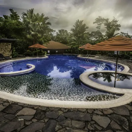 Hideaway Rio Celeste Hotel