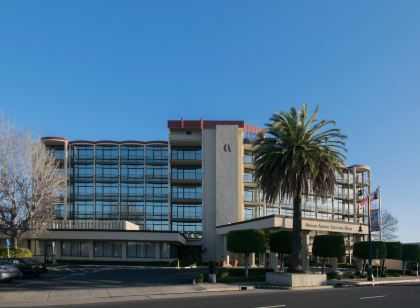 Oakland Airport Executive Hotel